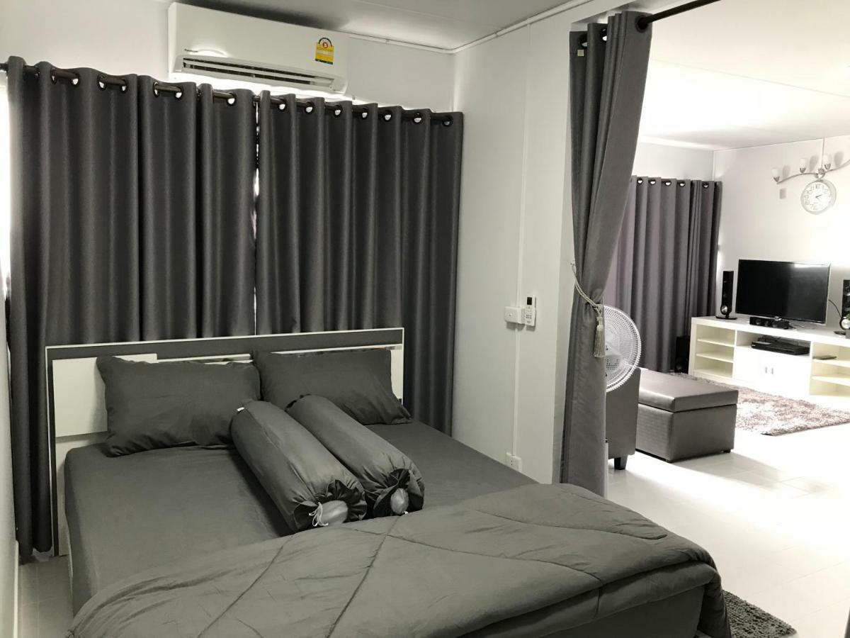 T11 Popula Condo By Prathomlerk Pakkret Kültér fotó