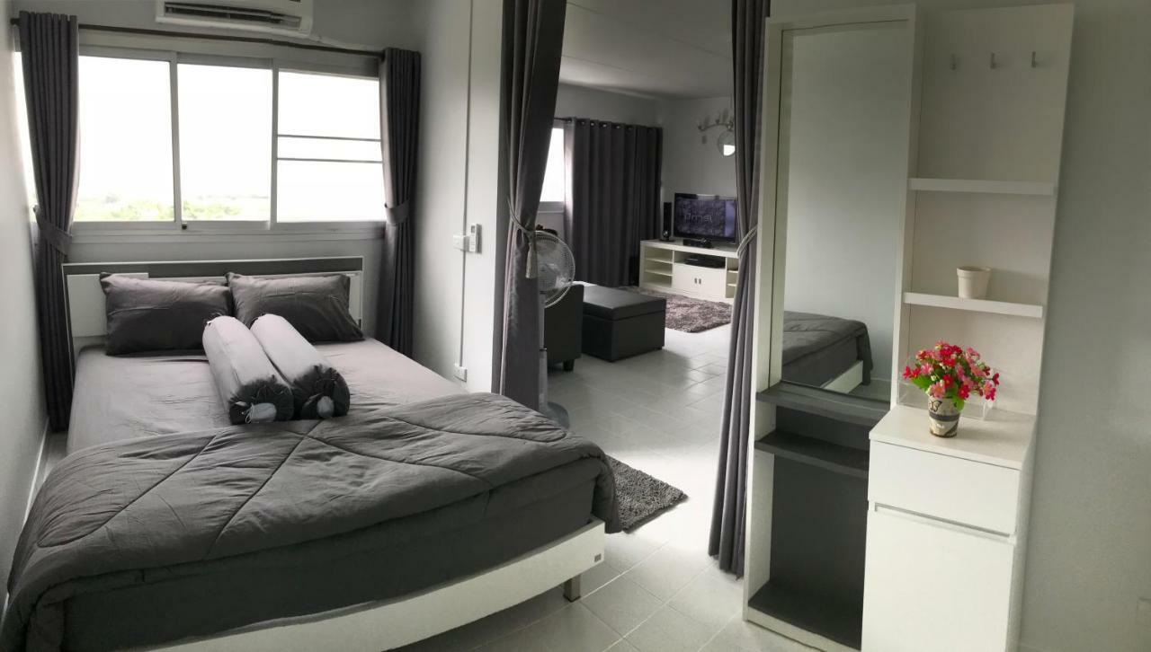 T11 Popula Condo By Prathomlerk Pakkret Kültér fotó